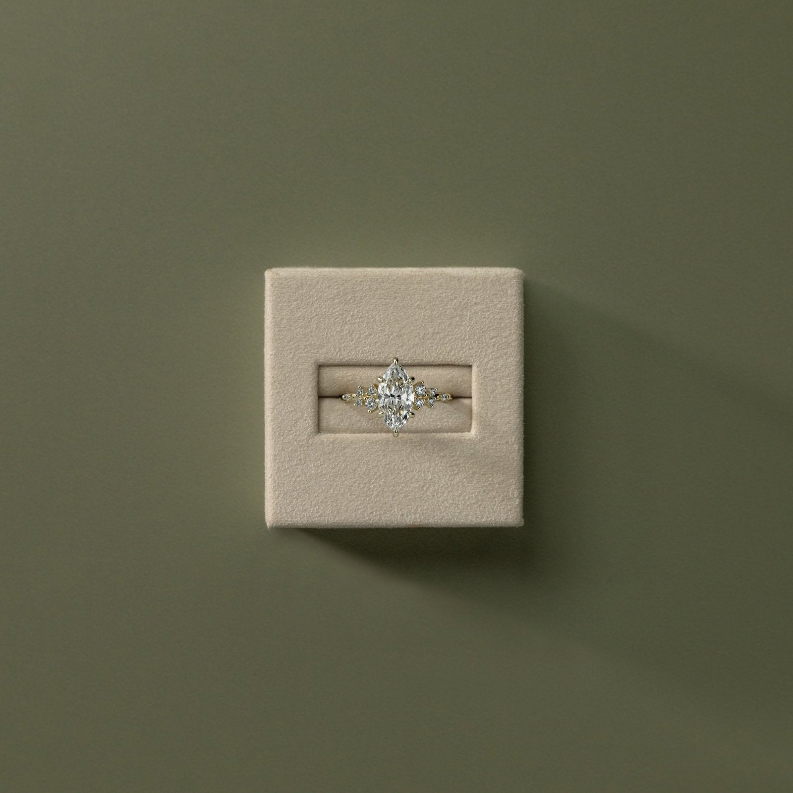 CUJ057